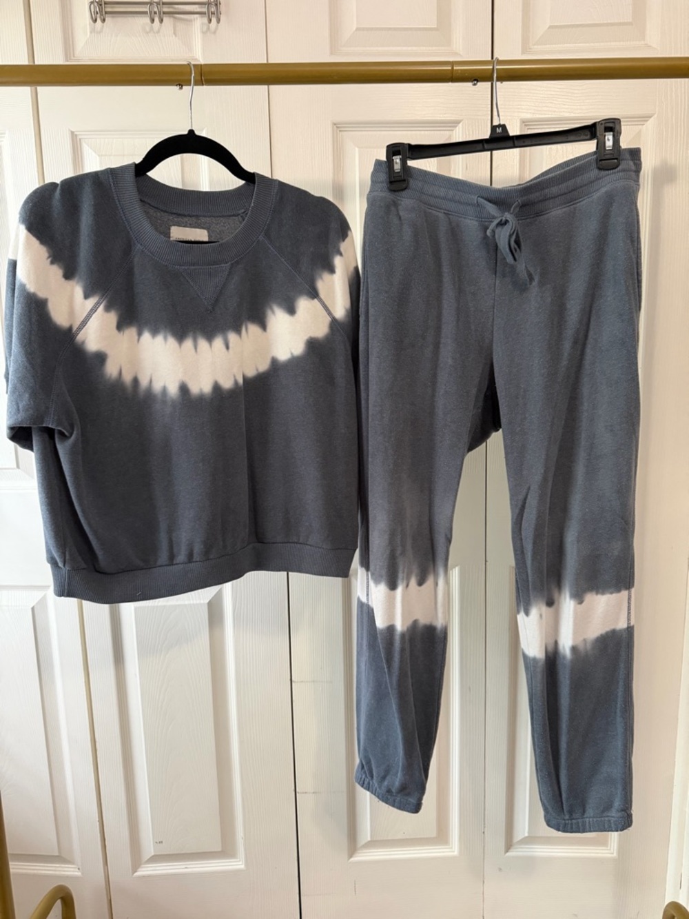 aerie Blue & White Tie-Dye Sweatshirt Short Sleeve & Jogger Set